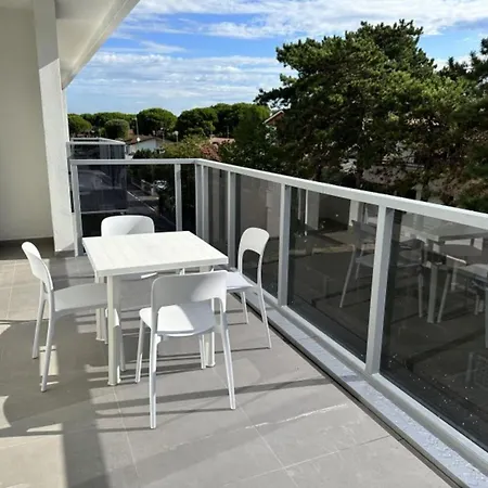 Apartment With Pool In *